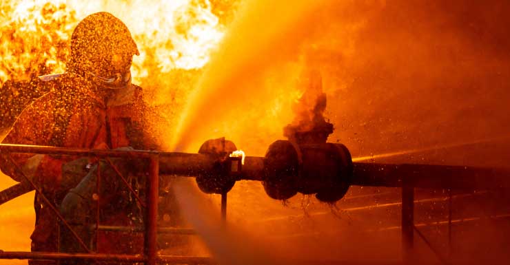 Bomberos combaten incendio en una vivienda en Lynn Haven