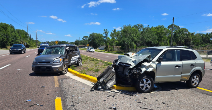 Conductor de Apollo Beach muere tras volcar su vehículo en la US-41, según FHP