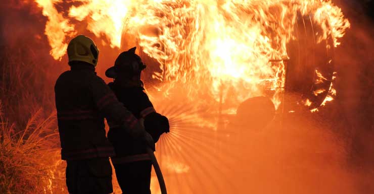 El incendio devasta una casa en Oberry Hoover Road en Orlando