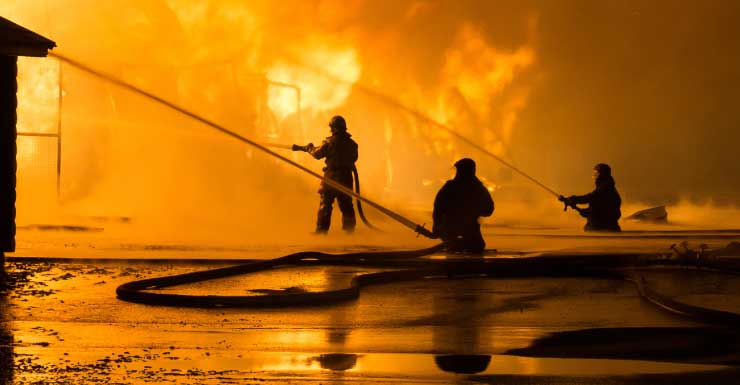 Equipos responden a incendio de casa en Port Charlotte el miércoles
