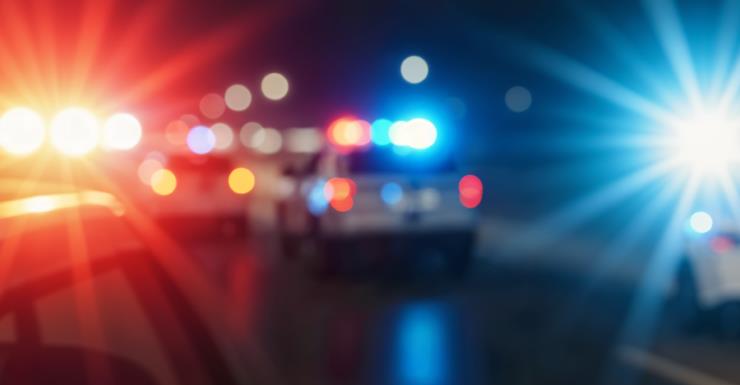 Madre acusada de agredir a su hija por uso indebido de tarjeta de crédito en Homestead