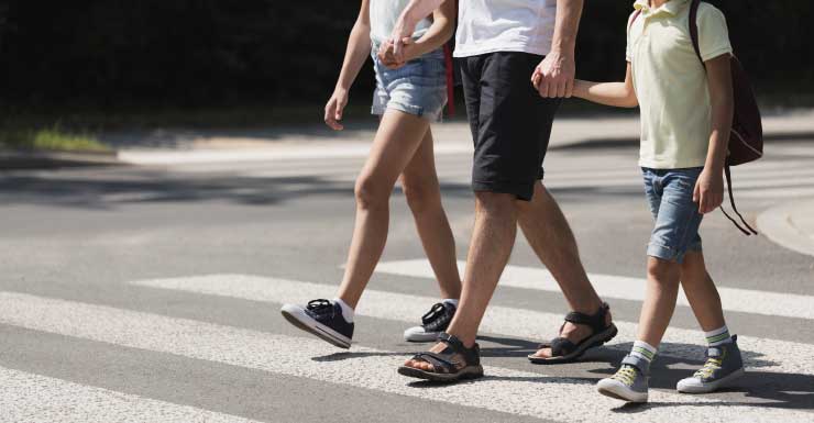 Niño de 11 años es atropellado por un auto en Miami Gardens tras intentar esquivar tráfico lento, según la policía