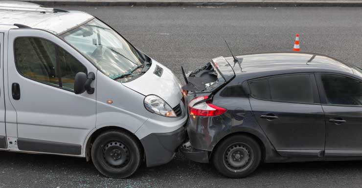 Un hombre muere y dos mujeres están en estado crítico tras accidente de Corvette en Opa-locka que se incendió; testigo relata lo ocurrido