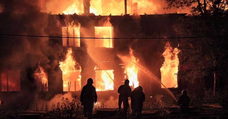 Varios gatos y un perro rescatados de incendio en una vivienda en el condado de Hardee HCFR