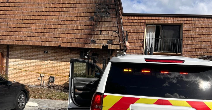 Voluntarios de la Cruz Roja ayudan a 8 personas tras dos incendios en viviendas en el condado de Palm Beach