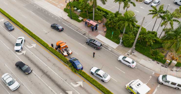 Choque con volcadura cierra Haverhill Road en West Palm Beach