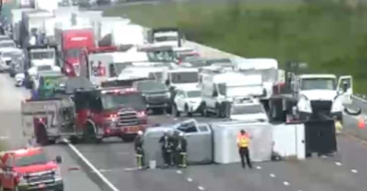 Choque de camión cierra la I-75 la mañana del jueves