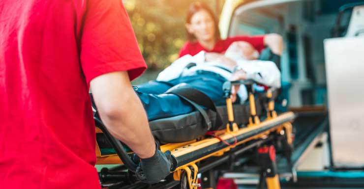 Ciclista y conductor de carrito de golf hospitalizados tras colisión en The Villages
