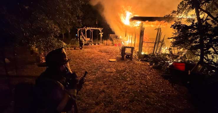 Dos perros mueren en incendio de vivienda en North Port NPFR