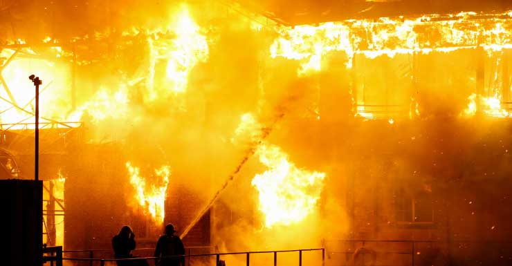 Incendio daña iglesia en Ocala; edificio declarado inhabitable