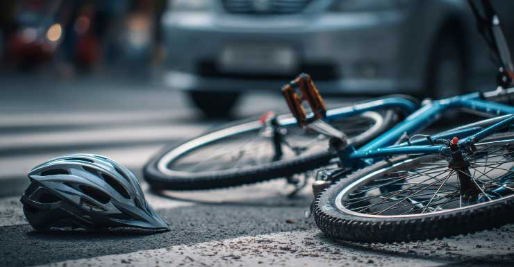 Motociclista gravemente herido en accidente en Main Street en Gainesville