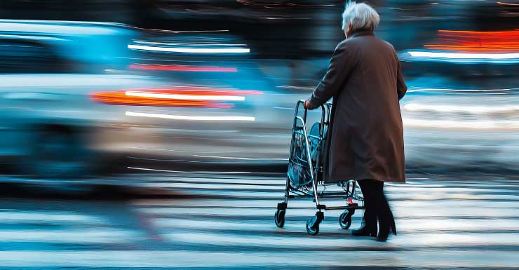Mujer de 90 años de Boca Ratón muere tras ser atropellada al salir de su entrada por un SUV