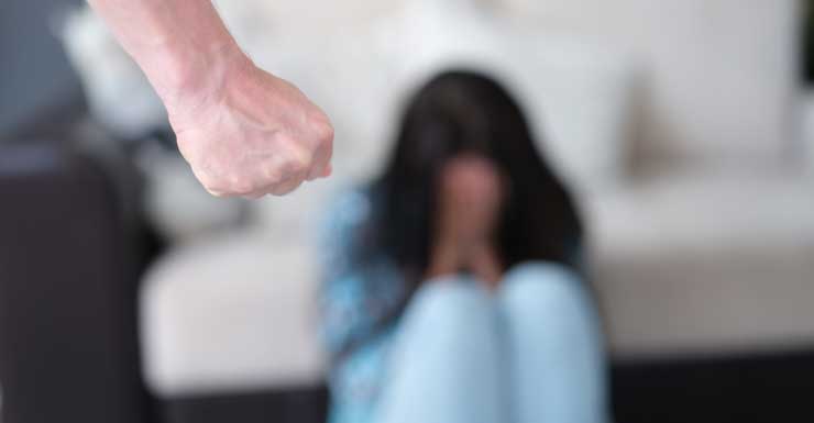 Mujer de Eustis y asistente de enfermería en Lake Port Square presuntamente ataca a su compañera de apartamento que intentaba salir del contrato de arrendamiento