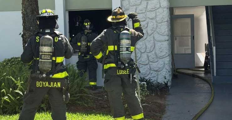 Perro rescatado y reanimado tras incendio comercial en Fort Pierce
