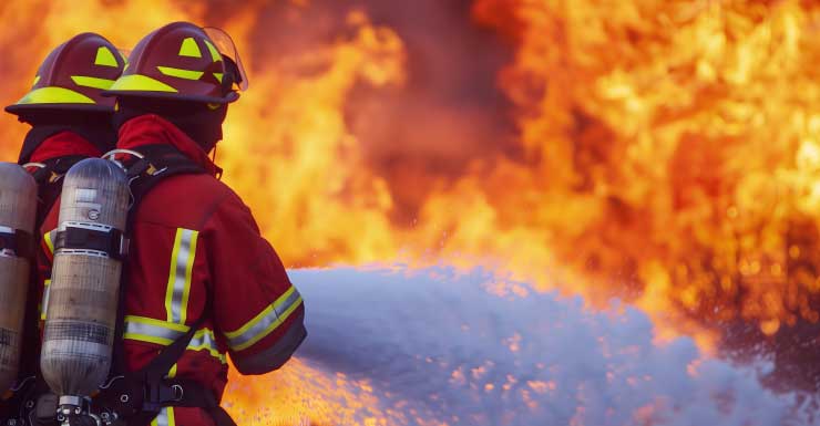 Un incendio se desata en el restaurante Boondocks en Ramrod Key