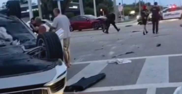 3 personas trasladadas al hospital tras un accidente con vuelco en el condado de Palm Beach