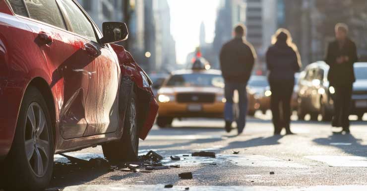 Accidente entre vehículo y peatones en Pine Ridge Road, en el condado de Collier, deja dos personas heridas