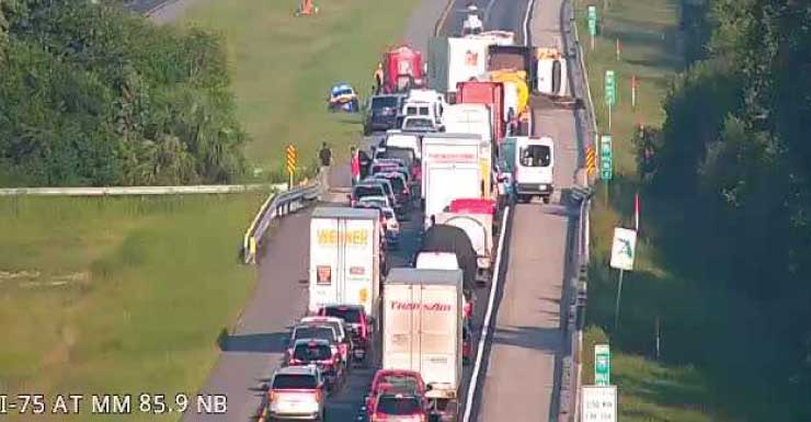 Accidente vehicular bloquea todos los carriles en Alligator Alley en dirección a la Costa del Golfo