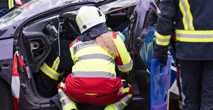 Agente de la Patrulla de Carreteras de Florida resulta herido en accidente dentro de una comunidad cerrada del condado de Lee