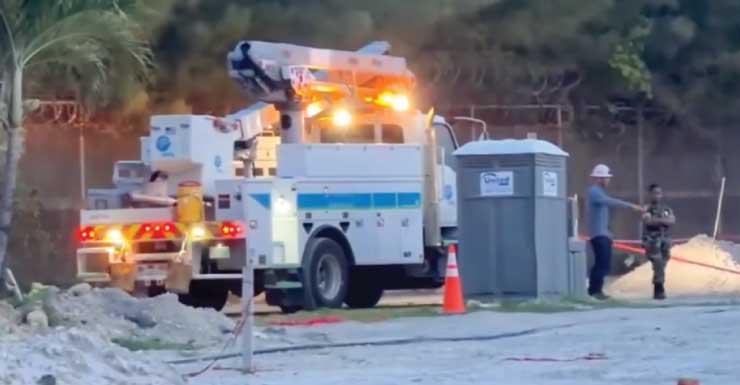 Camión derriba líneas eléctricas cerca del Centro Correccional Turner Guilford Knight en el oeste de Miami-Dade