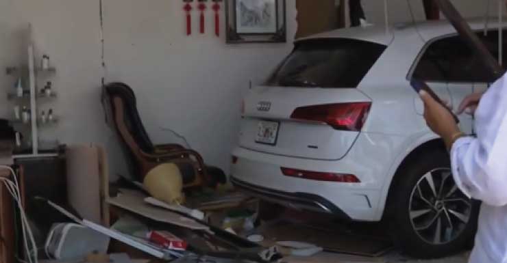 Conductor choca contra un spa en Hallandale Beach