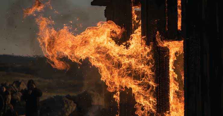 Dos bomberos resultan heridos mientras combatían un incendio en una vivienda del norte de Jacksonville