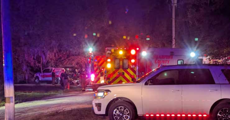 Dos bomberos resultan heridos mientras combatían un incendio mortal en una vivienda del Condado de Bradford provocado por una explosión