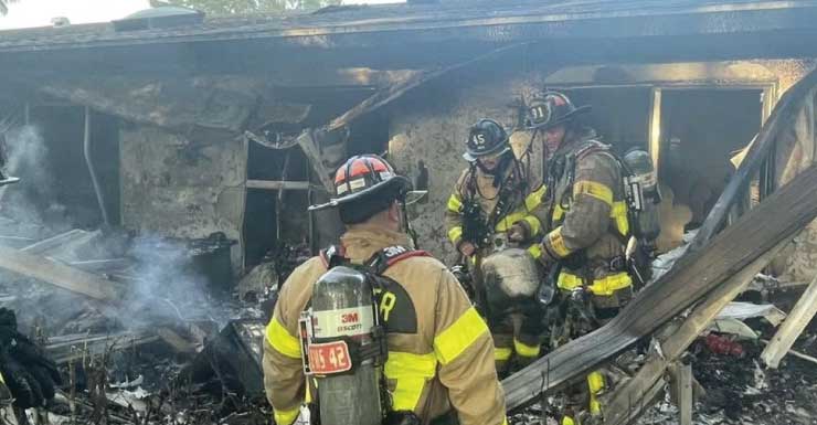 El fuego arrasa una unidad de dúplex en Delray Beach; los bomberos evitan su propagación