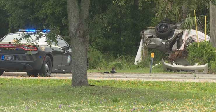 FHP Dos hombres mueren tras accidente en Barrancas Ave en el condado de Escambia