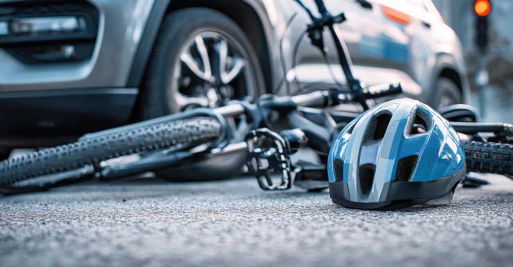 Hombre de Bradenton que intentaba reparar su bicicleta muere tras ser atropellado por un camión, informa la FHP