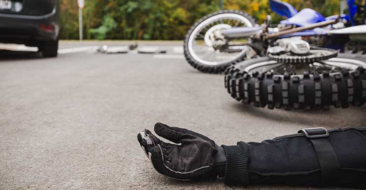 Hombre de Lady Lake muere tras chocar su motocicleta contra un árbol en el condado de Marion