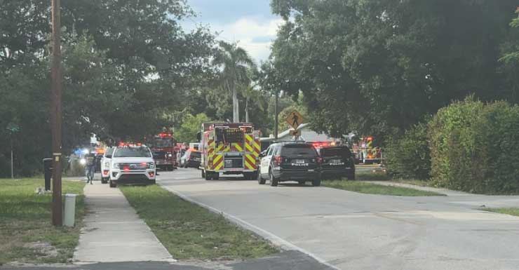 Incendio se desata en un edificio de apartamentos en Fort Myers; no se reportan heridos