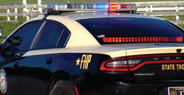 Oficial de FHP herido tras chocar por detrás contra un camión en la I-10 en el condado de Santa Rosa