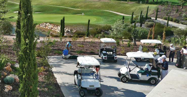 Pasajero muere después de una colisión entre un carrito de golf y un automóvil cerca de Military Trail
