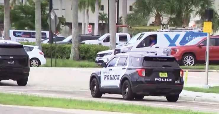 2 arrestados en Fort Myers después de que una confrontación por ira al volante terminara en disparos y un accidente