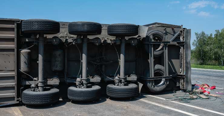 Accidente de vuelco de camión de volteo provoca retrasos de tráfico en la Palmetto Expressway en Miami-Dade