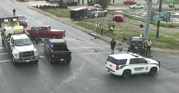 Alerta de tráfico Reportan bloqueo vial tras accidente en E. 15th St. y N. East Ave.