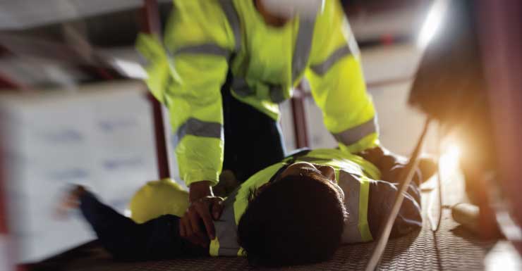 Dos contratistas resultan gravemente heridos tras el colapso de una grúa en un patio ferroviario de CSX