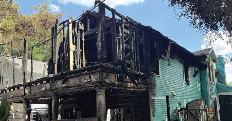 Dos personas desplazadas tras incendio en una vivienda del vecindario Lake Eola Heights en Orlando