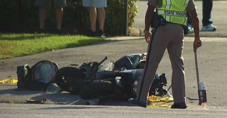 Hombre de 35 años de Pensacola muere después de que un ciclomotor chocara contra una motocicleta en el condado de Escambia