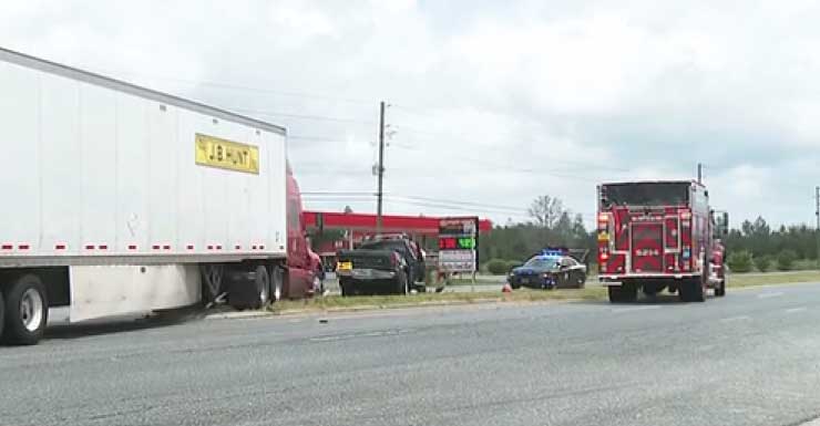 Hombre de Altha muere en accidente con un semirremolque en Highway 231