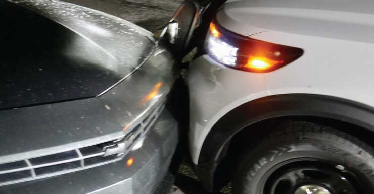 Hombre enfrenta cargos por DUI después de que un burnout al salir de un bar terminara en una colisión con una patrulla de Port St. Lucie