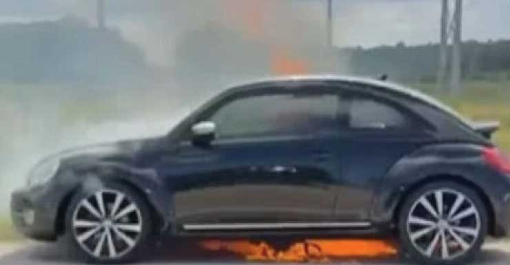 Incendio de un vehículo obliga al cierre de dos carriles de la I-95 en dirección sur en Port St. Lucie