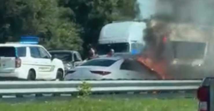 Incendio de vehículo cierra la I-75 en dirección norte cerca de Fruitville Road durante la hora pico de la tarde