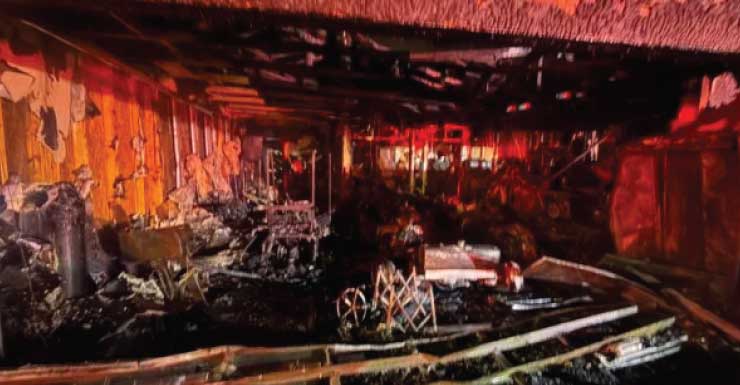 La rápida respuesta de los bomberos logra contener un incendio en un garaje en The Villages