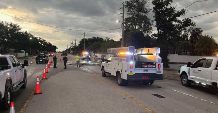 Un socavón provoca el cierre de Bahia Vista Street en Sarasota