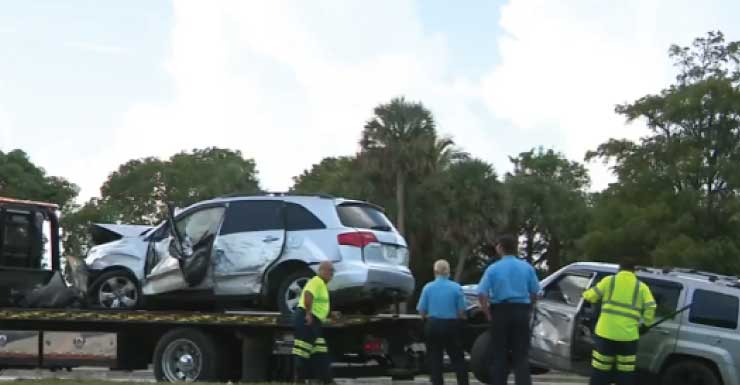 1 persona hospitalizada y varias atendidas en la escena tras accidente en Lauderhill que involucró a un ciclista y múltiples vehículos