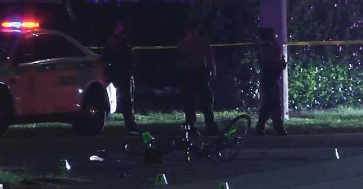 Accidente entre automóvil y ciclista cierra parte de una carretera en SW Miami-Dade