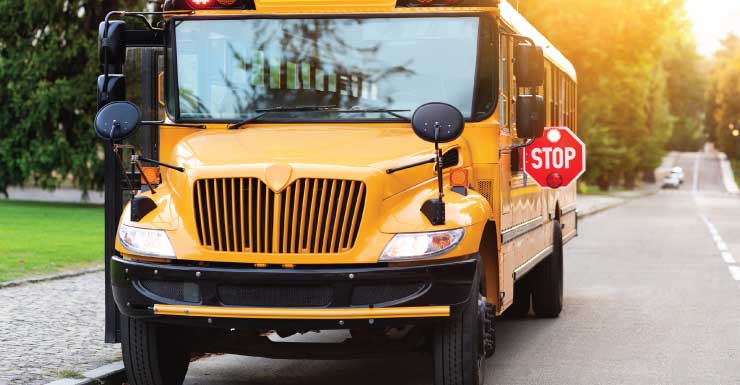 Autobús de St. Petersburg High School involucrado en accidente; se reportan lesiones menores