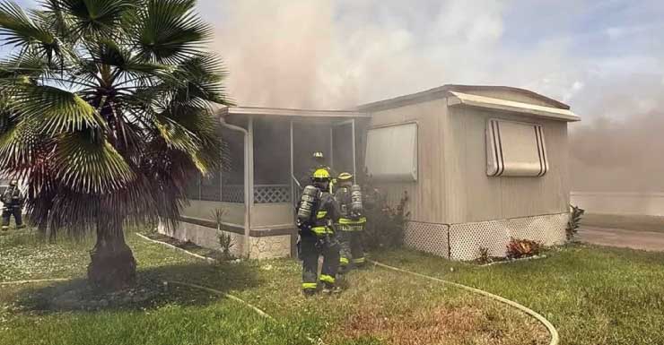 Bomberos controlan incendio en una estructura de Fort Pierce antes de que se propagara a casas móviles